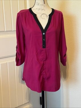 Women’s Magenta V-Neck Contrast Trim Blouse